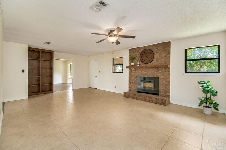 Property Photo: 7489 Sandstone St FL 32566