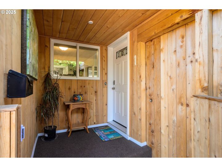 Property Photo: 1453 Quinalt St OR 97477