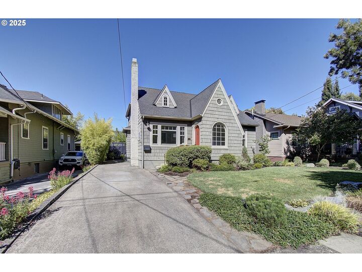 Property Photo: 2427 NE 10th Ave OR 97212