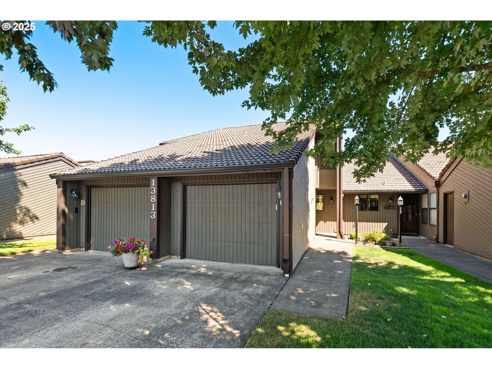 Property Photo: 13813 NW 10th Ct C WA 98685