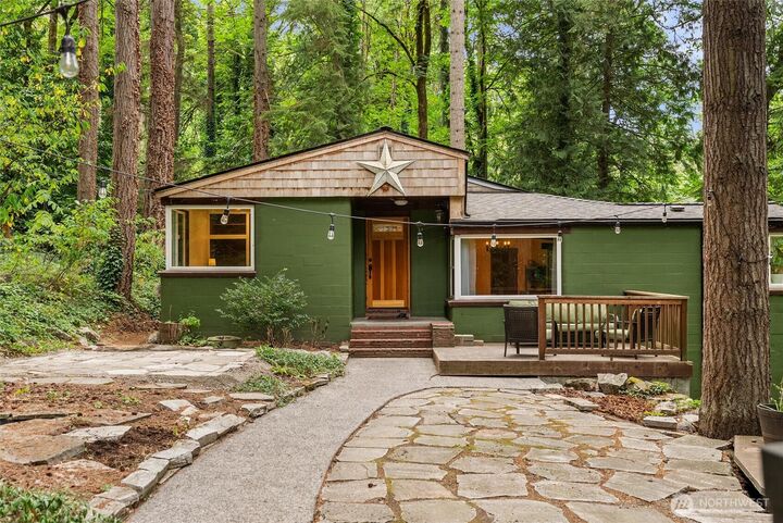 17522  33rd Avenue NE  Lake Forest Park WA 98155 photo
