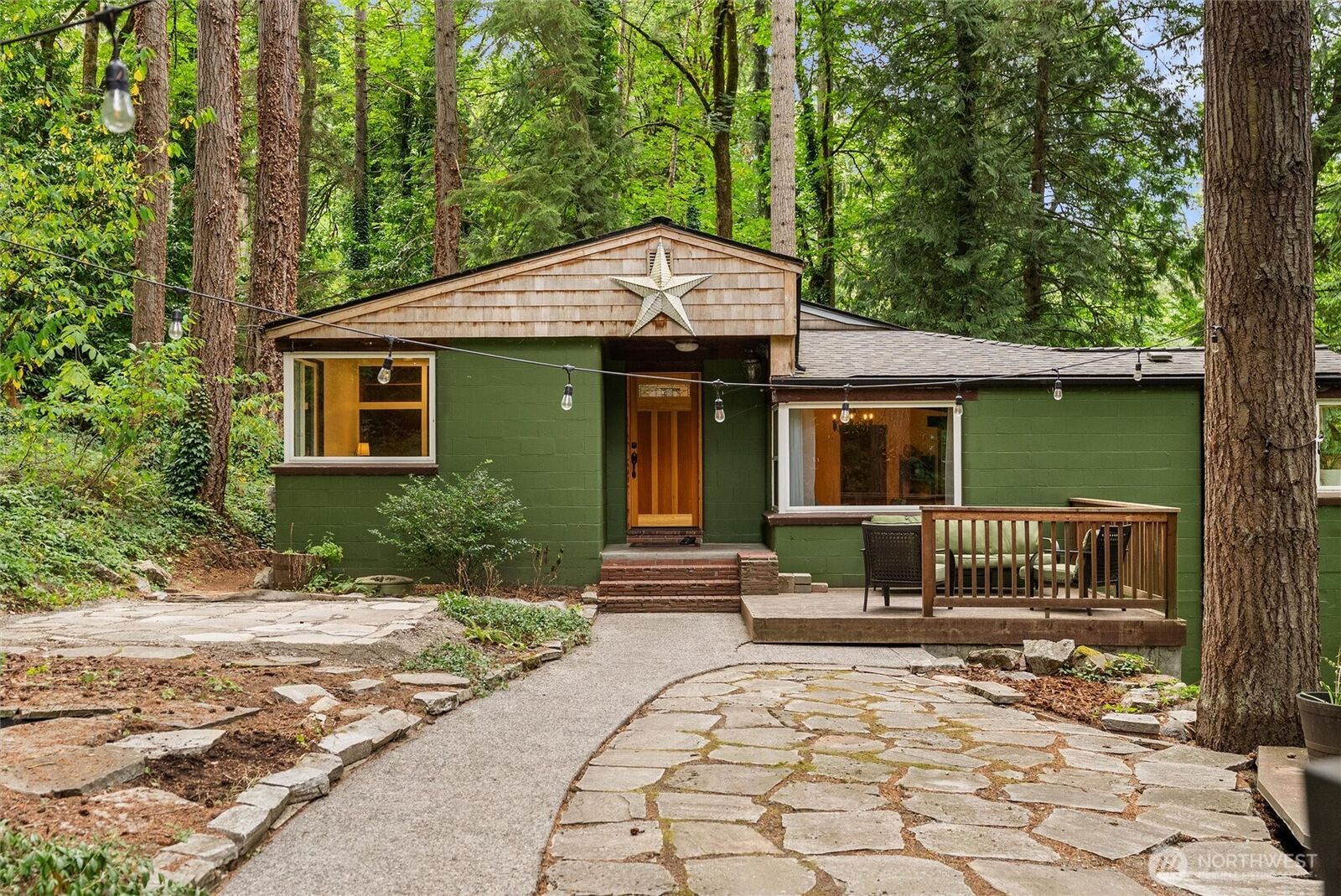 Property Photo: 17522 33rd Avenue NE WA 98155