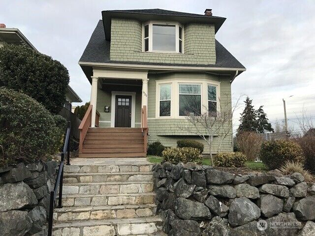 Property Photo:  1920 E Jefferson Street B  WA 98122 