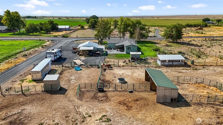 Property Photo: 19014 NE A.5 Road WA 98851