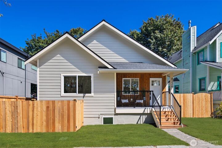 8226  Meridian Avenue N  Seattle WA 98103 photo