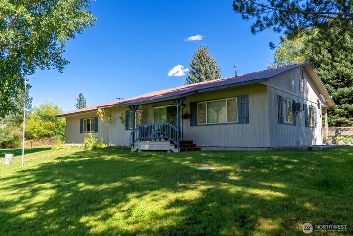 Property Photo: 54 B Ross Road B WA 98856