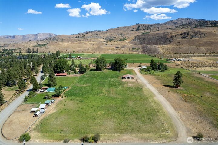 Property Photo:  54 B  Ross Road B  WA 98856 