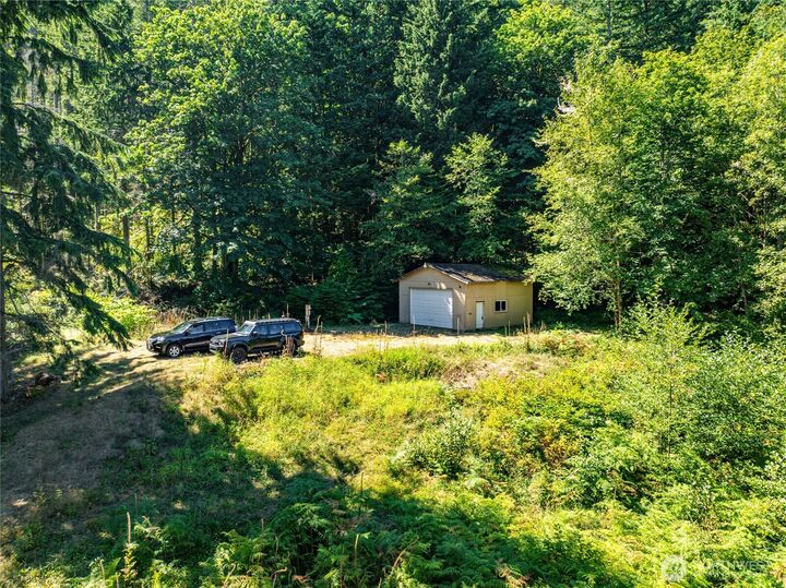 Property Photo: 17528 425th Avenue SE WA 98045