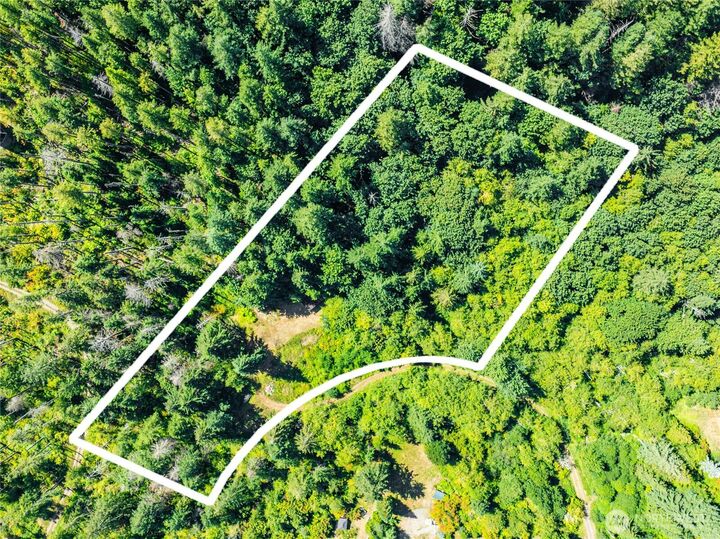 Property Photo: 17528 425th Avenue SE WA 98045