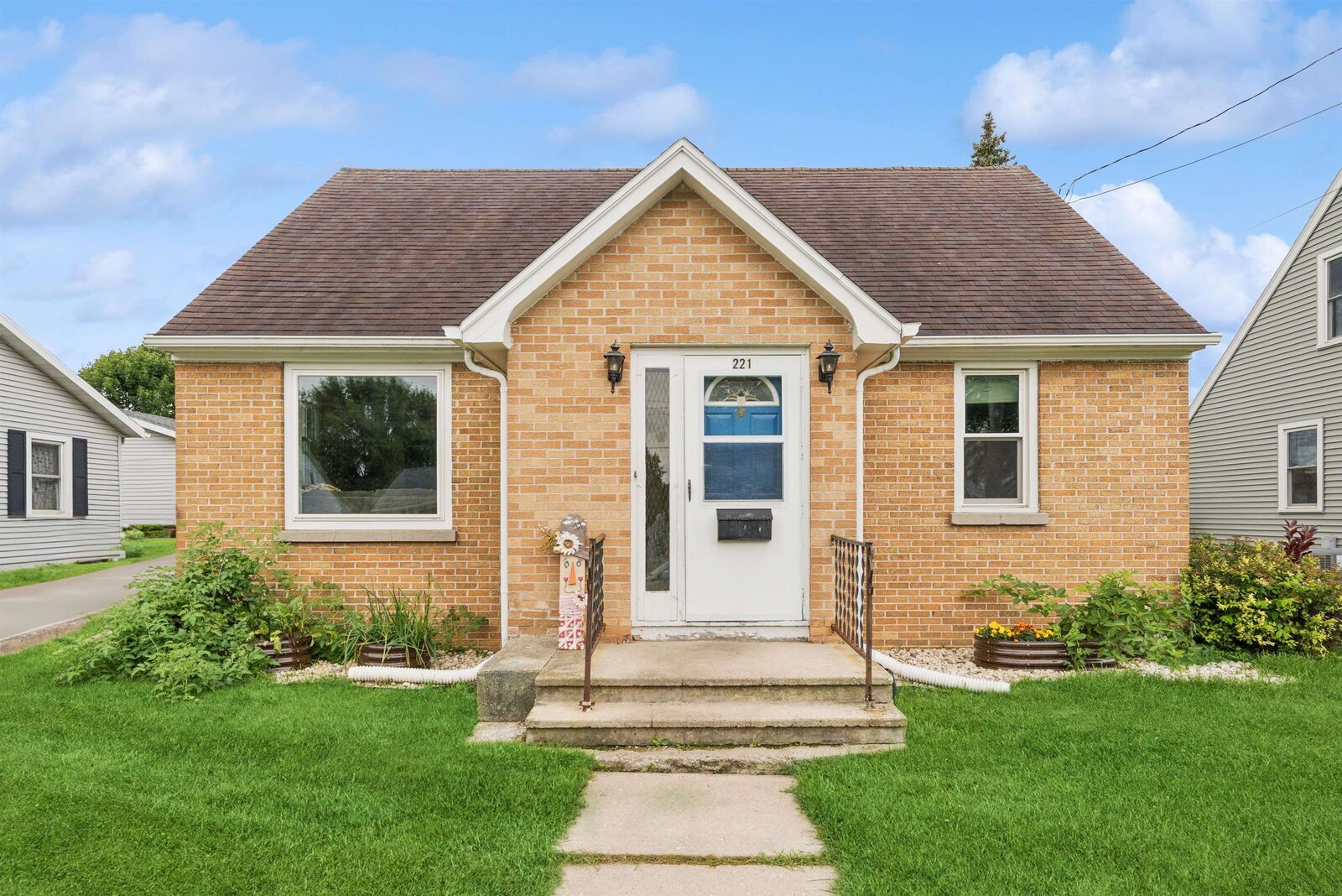 Property Photo: 221 E Brooklyn Street WI 53014