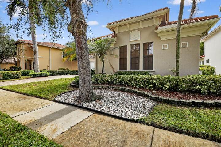 Property Photo: 16211 Rosecroft Terrace FL 33446