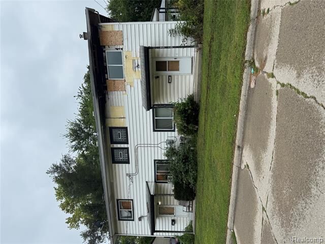 32210 Hillsdale Court  Westland MI 48186 photo