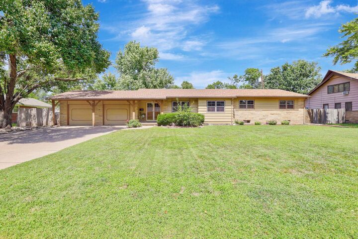 5714 E Chadowes St  Wichita KS 67208 photo