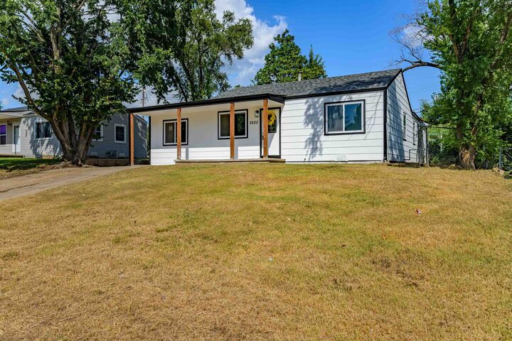 Property Photo:  2620 N Spruce St  KS 67219-4637 