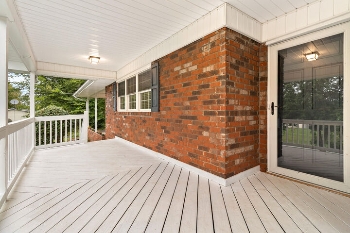 Property Photo:  188 Bates Street NE  TN 37310 