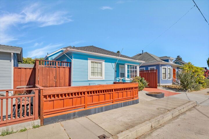 Property Photo: 722 Cayuga Street CA 95062