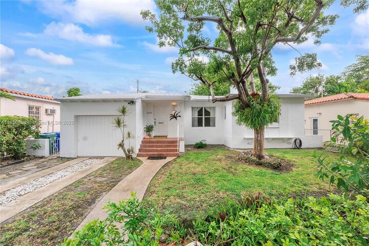 Property Photo: 2121 SW 20th St FL 33145