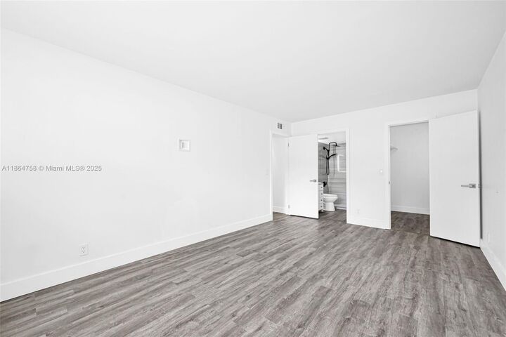 Property Photo: 545 Trace Cir 101 FL 33441