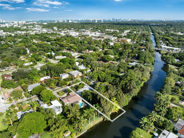 12800 Griffing Blvd  North Miami FL 33161 photo