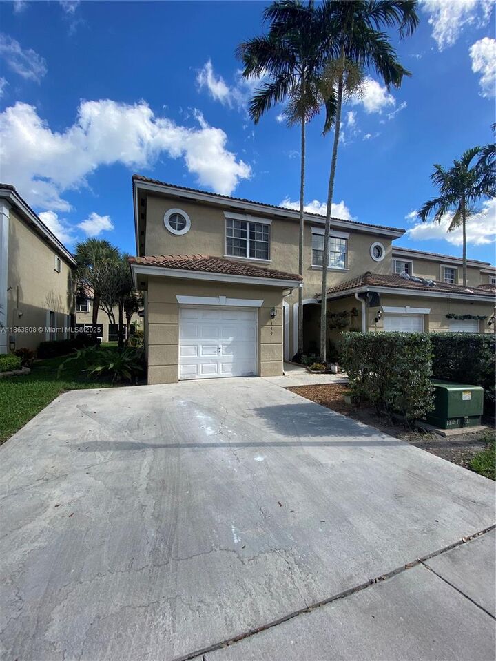 449 SW 122nd Ter  Pembroke Pines FL 33025 photo