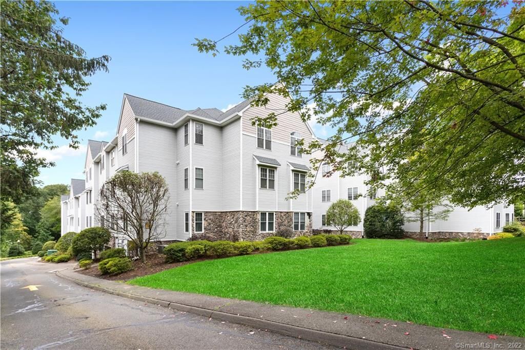 Property Photo: 105 Richards Avenue 1505 CT 06854