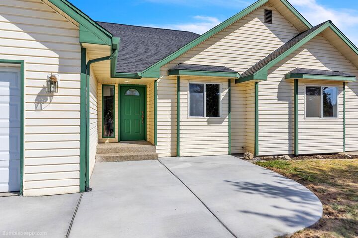 Property Photo: 3112 E Westmoreland Rd WA 99006