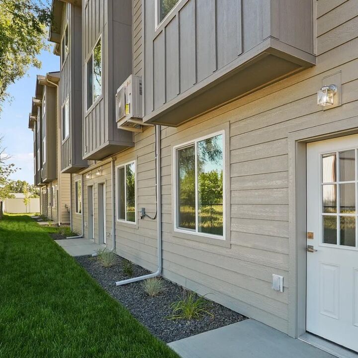Property Photo: 12404 E Olive Ave WA 99216