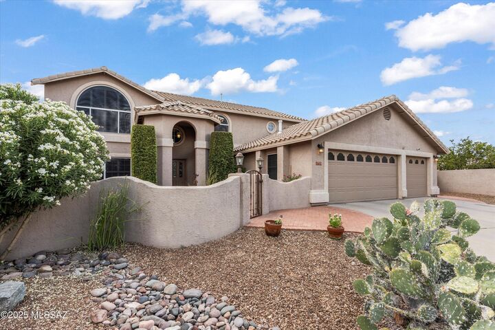 Property Photo: 1735 W Windgate Place AZ 85737