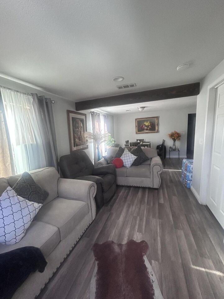 Property Photo: 1362 W Northgrand Avenue CA 93257