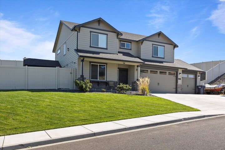 Property Photo: 4019 Queen St WA 99353