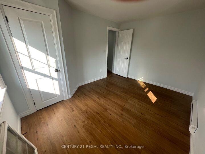 Property Photo: 215 B Queen Street S ON L5M 1L6