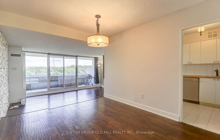 Property Photo: 250 Scarlett Road N 807 ON M6N 4X5