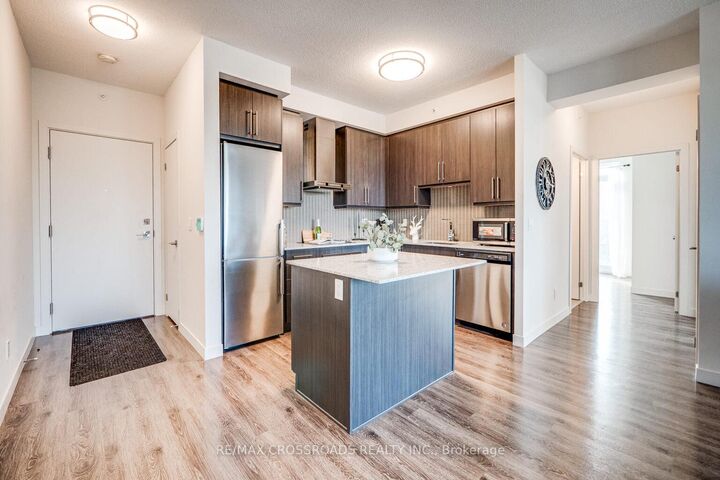 Property Photo:  2093 Fairview Street 502  ON L7R 0E6 