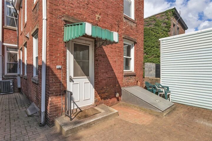 Property Photo: 2322 Sarah St PA 15203