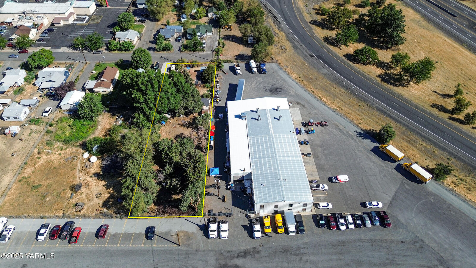 Property Photo: 1910 Boggess St WA 98901