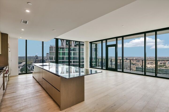Property Photo: 610 Davis Street 4704 TX 78701