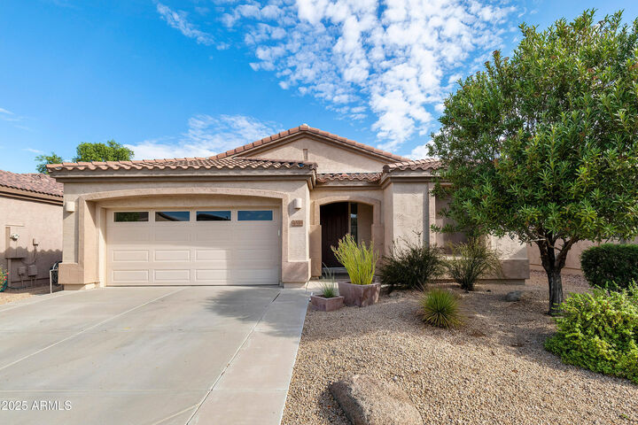 Property Photo: 4516 E Narrowleaf Drive AZ 85298