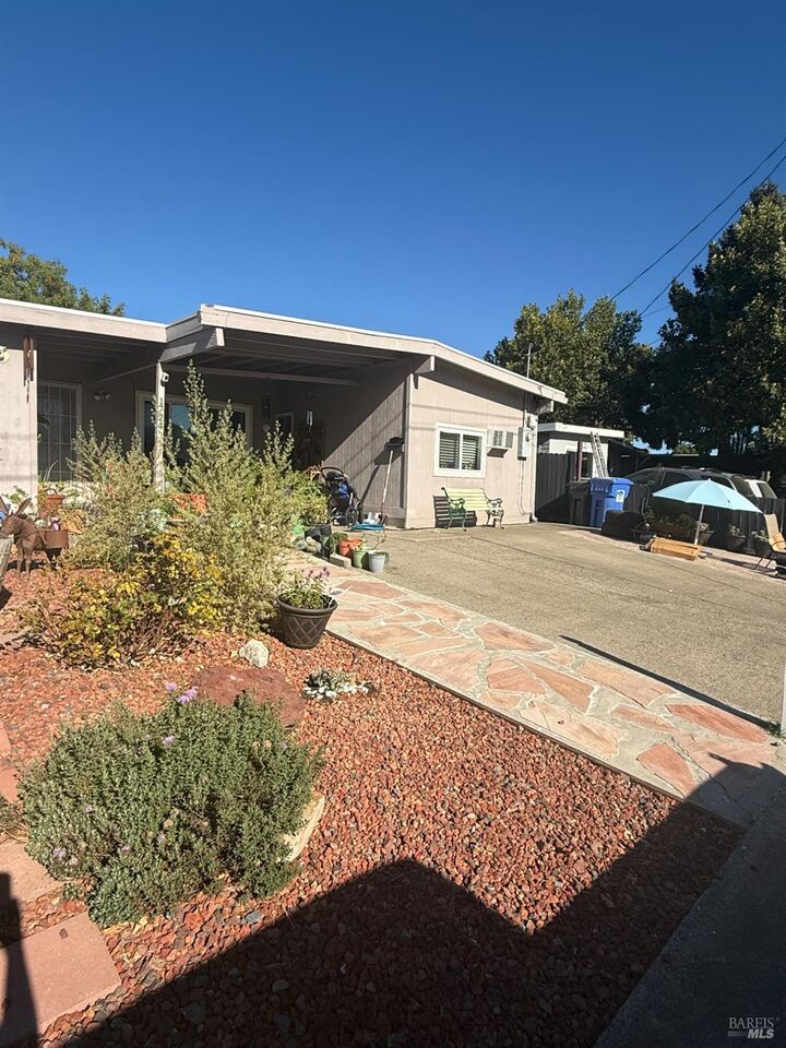 1724 Lockwood Drive  Ukiah CA 95482 photo