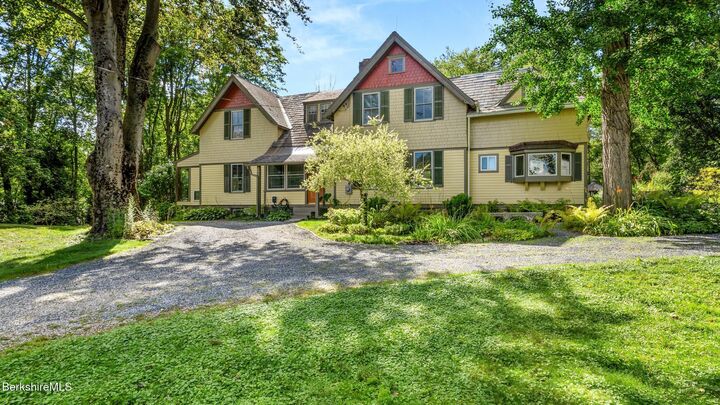 220 Kemble St  Lenox MA 01240 photo