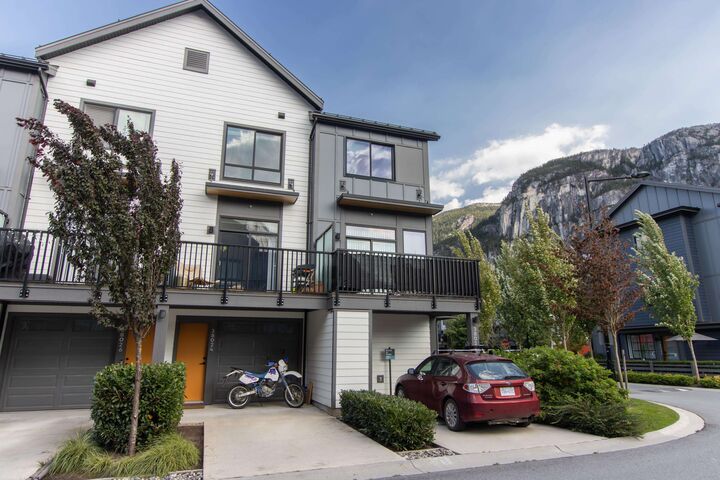 Property Photo: 38024 Keel Way BC V8B 2A1