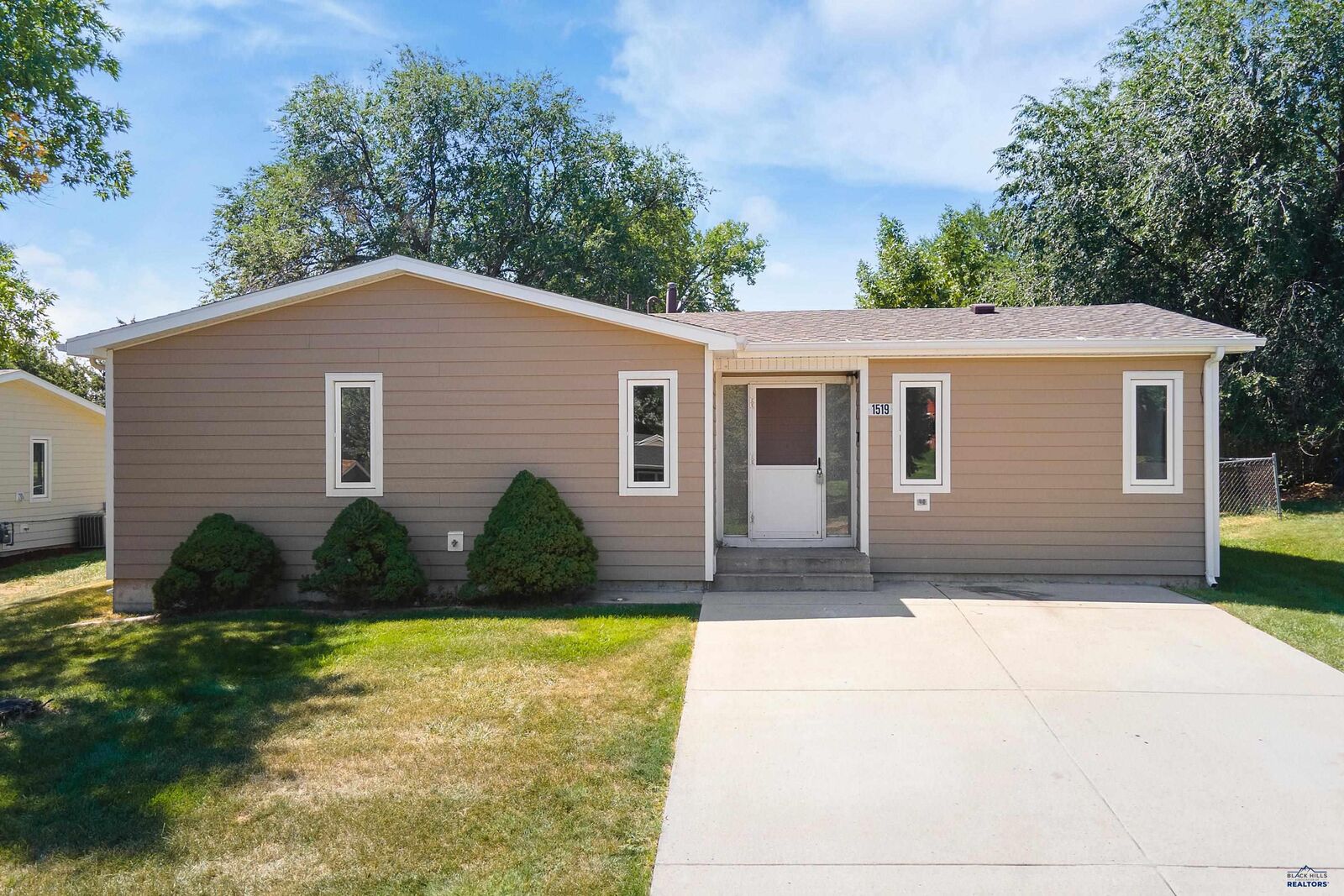 Property Photo: 1519 N 7th 1519 N 7th St SD 57701
