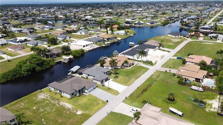 Property Photo: 1206 NW 36th Ave FL 33993