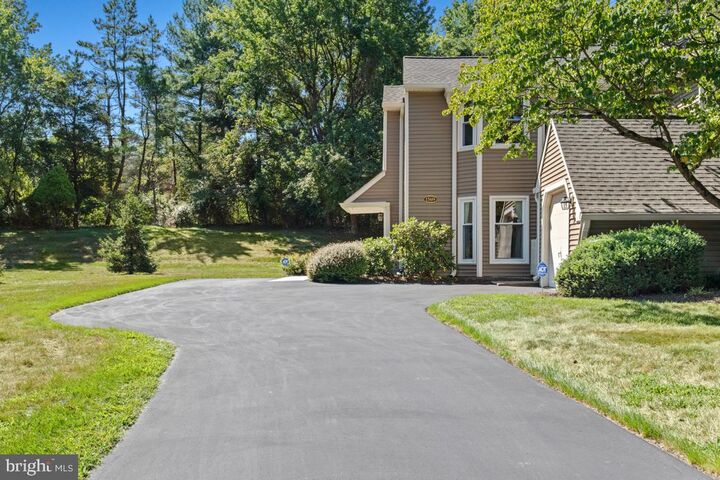 Property Photo: 1569 Applewood Circle PA 19067