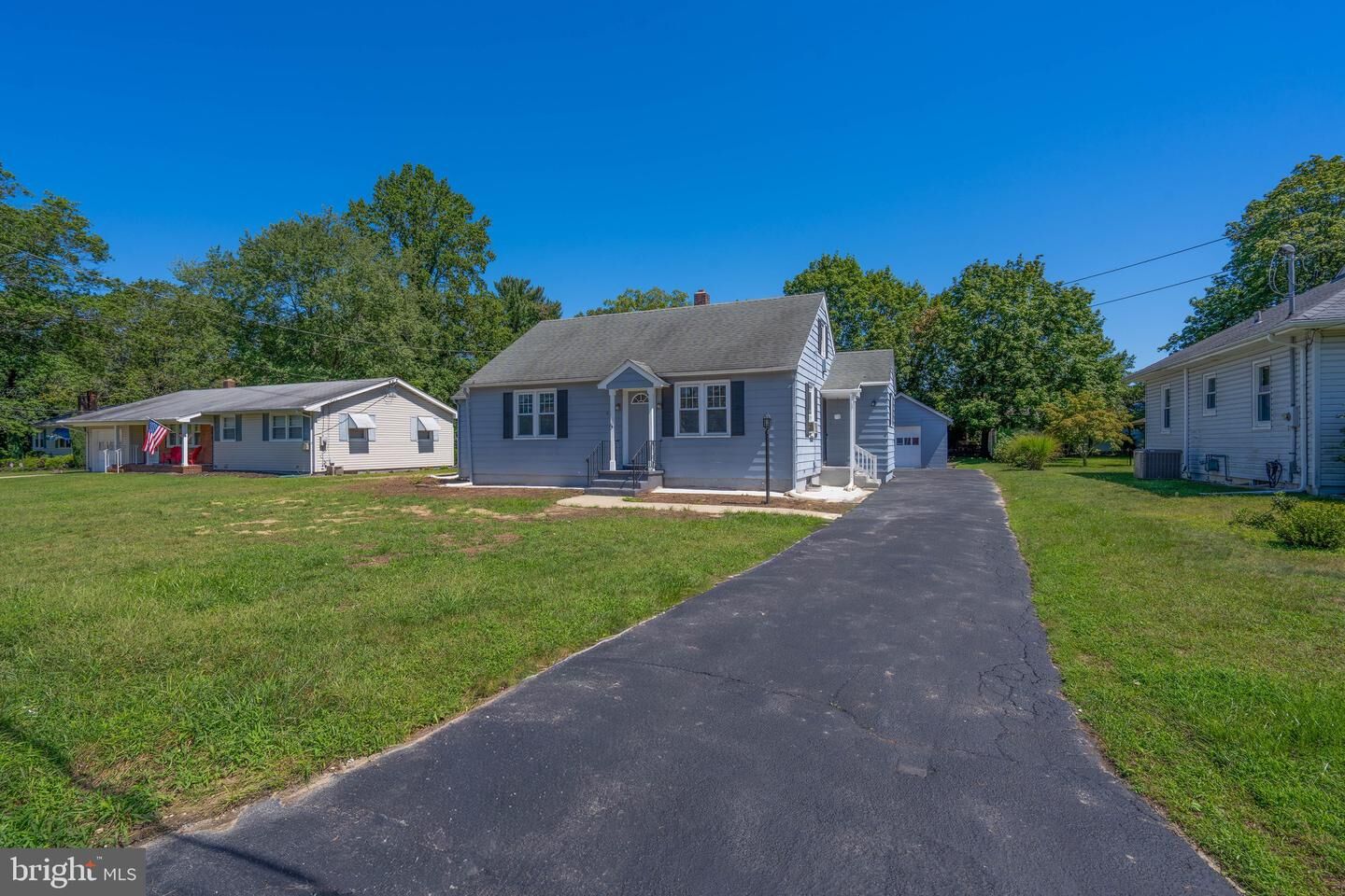 Property Photo: 211 Oaklawn Terrace NJ 08361