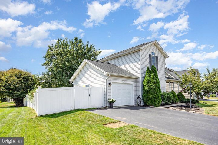 Property Photo: 226 Farmhouse Ln PA 17078