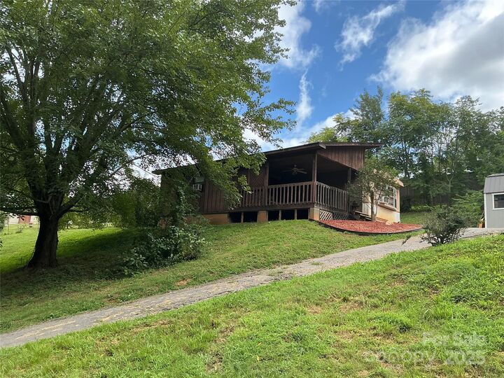 32 W Skyland Circle  Asheville NC 28804 photo