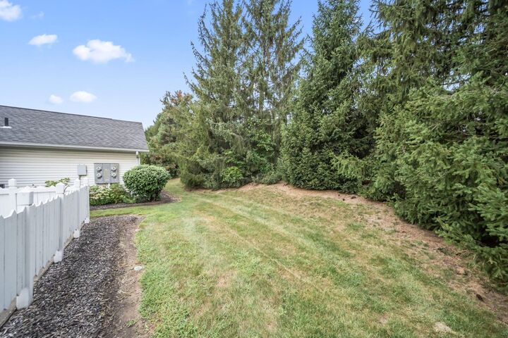 Property Photo: 4468 Harrods Street OH 43125