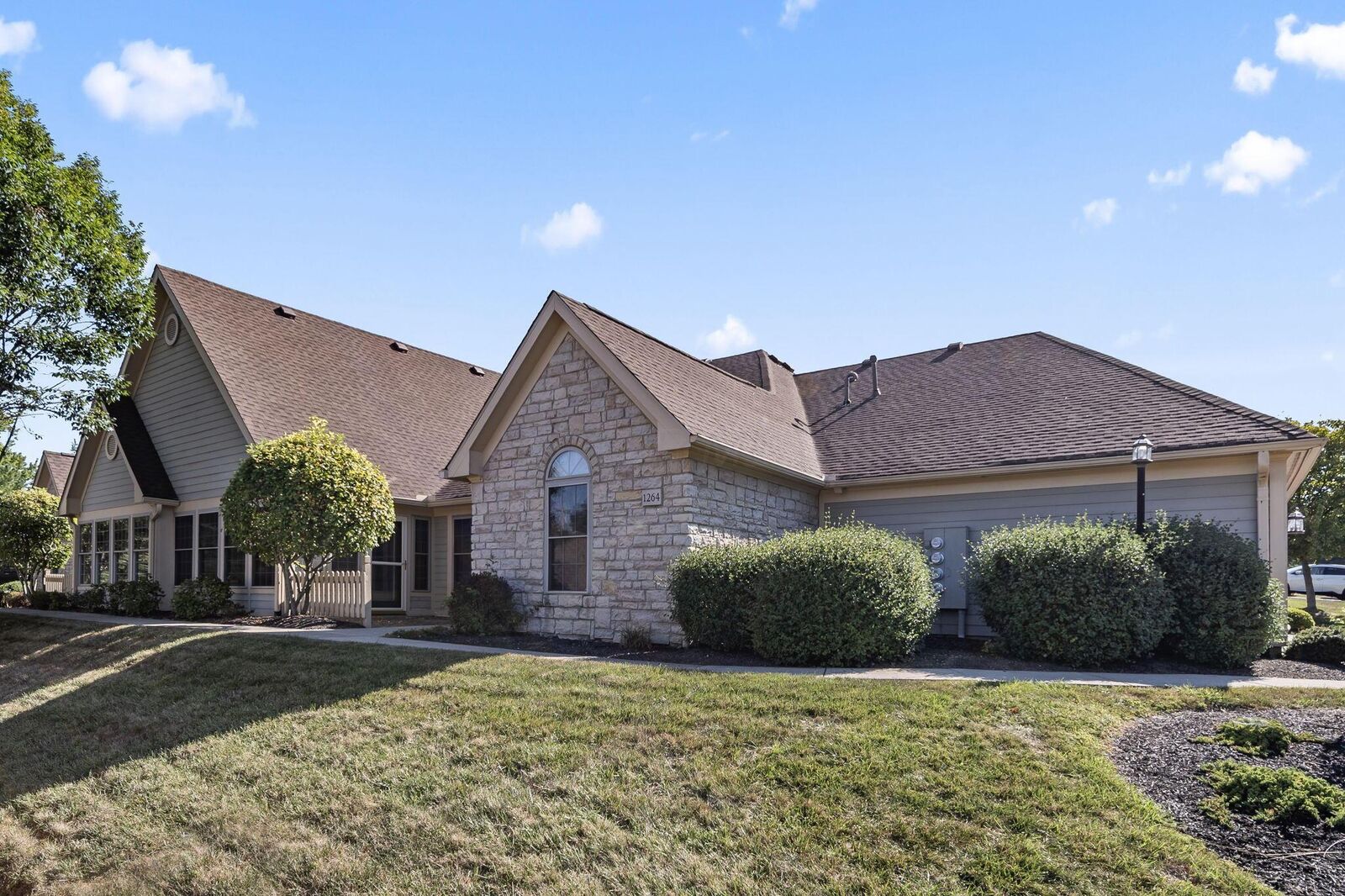 Property Photo: 1264 Stonehill Lane OH 43130