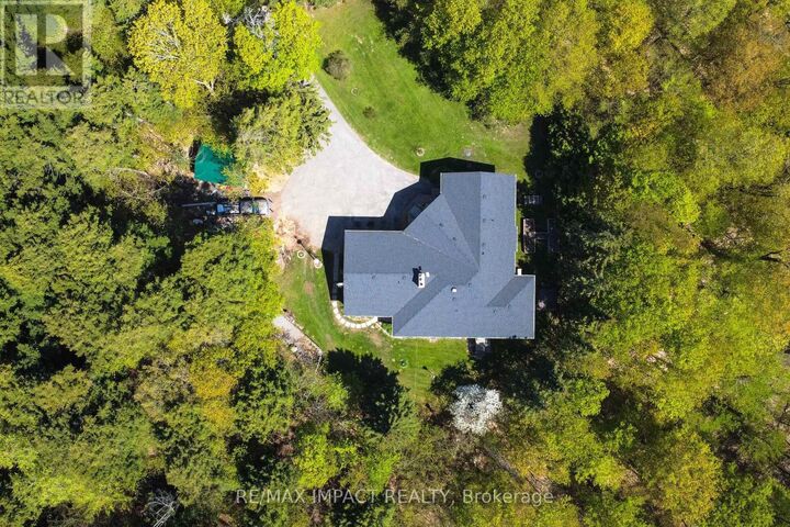 Property Photo: 215 Raglan Road West ON L1H 0N5
