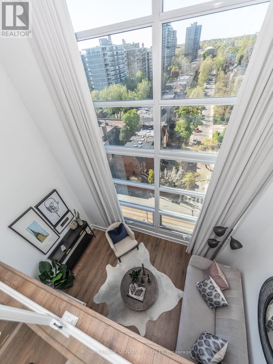 Property Photo:  111 St Clair Avenue West 925  ON M4V 1N5 